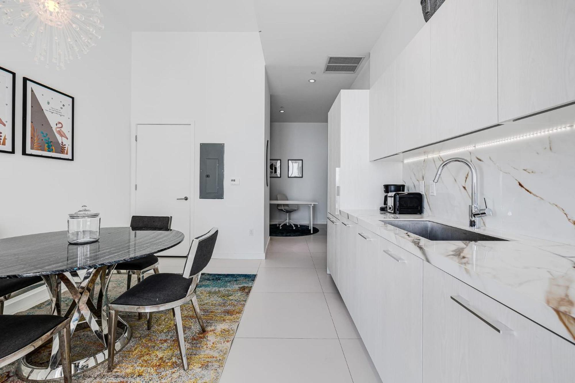 Unique High-Rise Condo In Miami Exterior photo