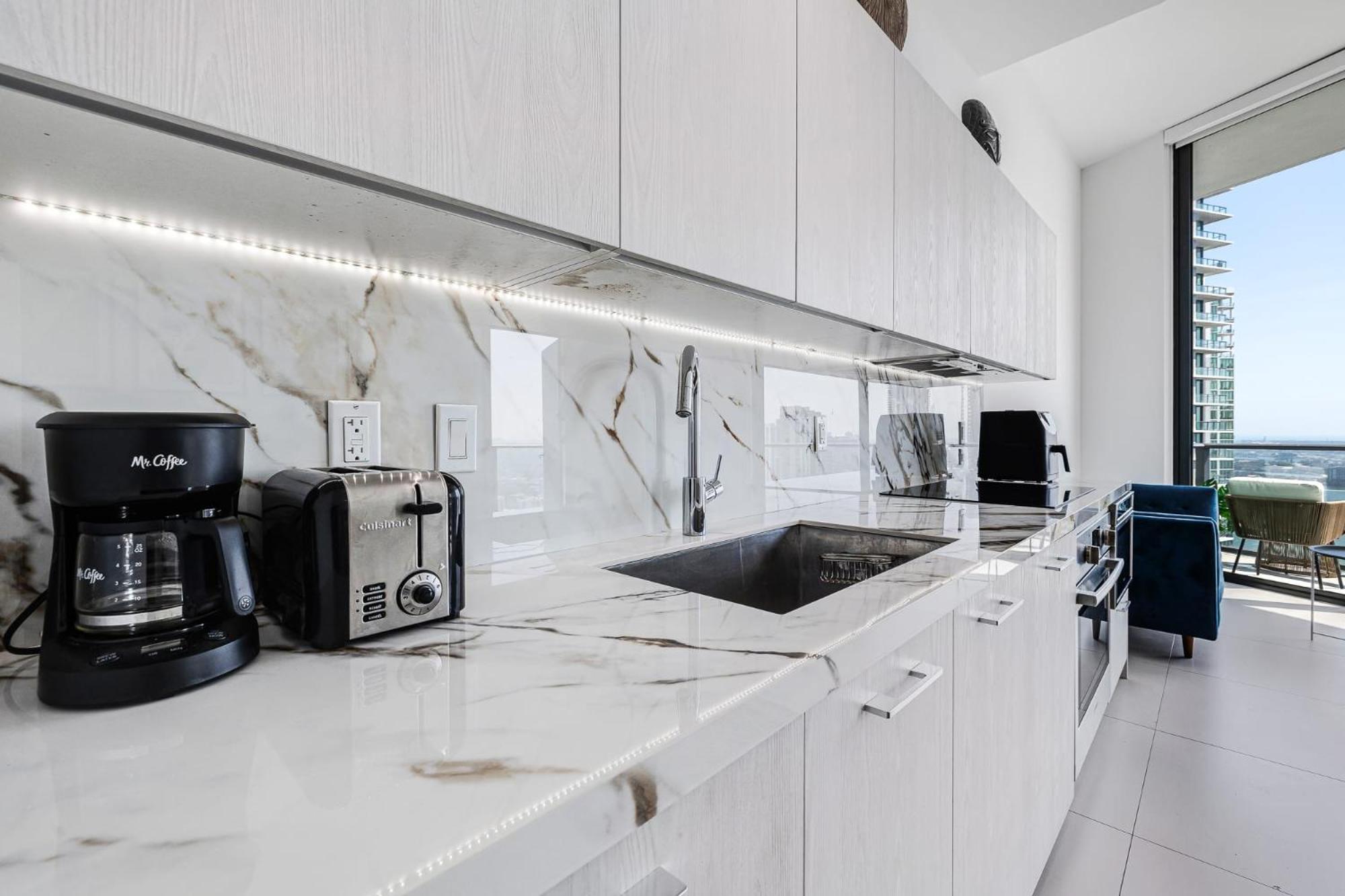 Unique High-Rise Condo In Miami Exterior photo