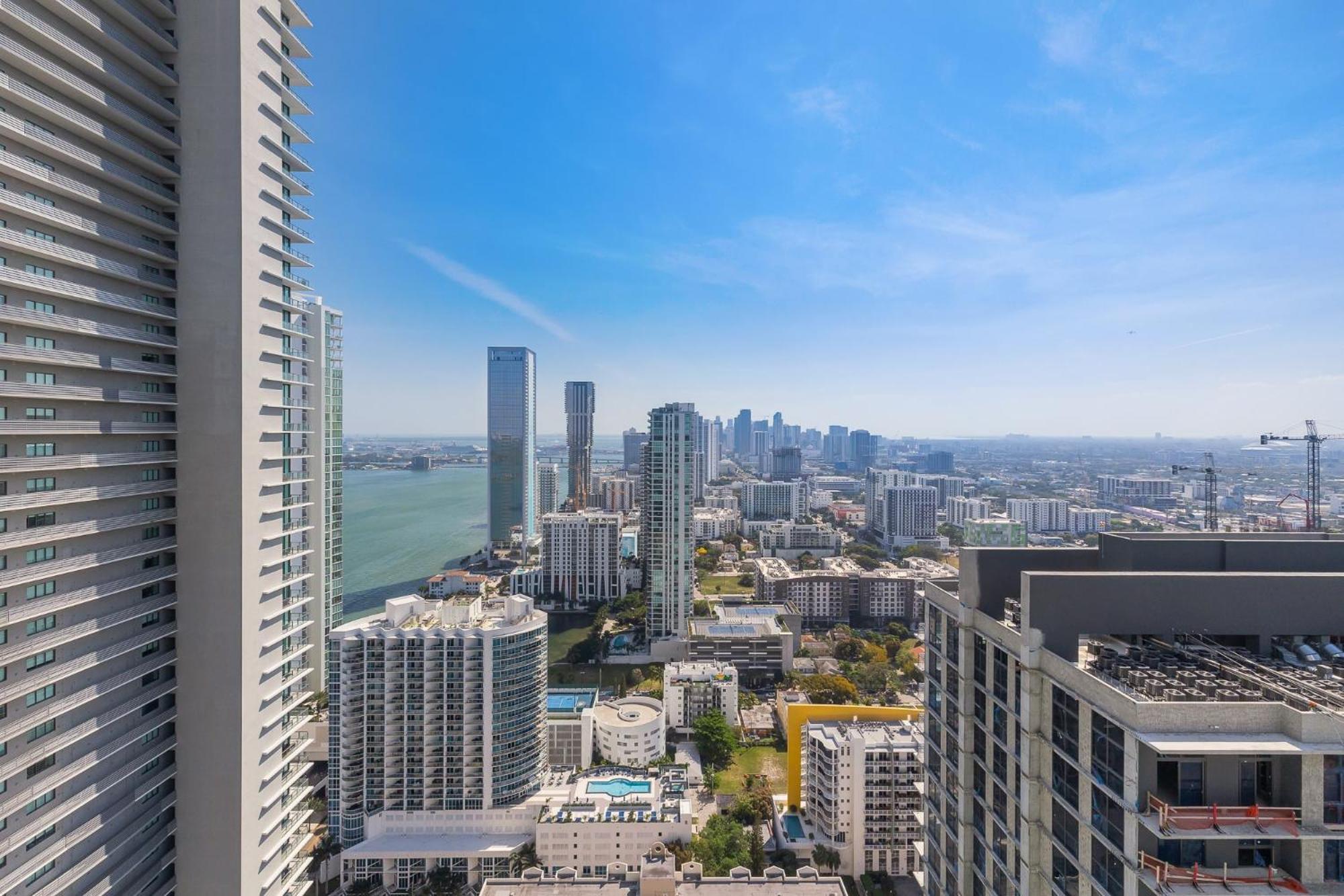 Unique High-Rise Condo In Miami Exterior photo